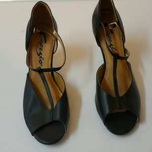 Capezio open toe pumps